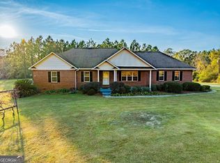 58 Honeysuckle Ln, Tifton, GA 31794