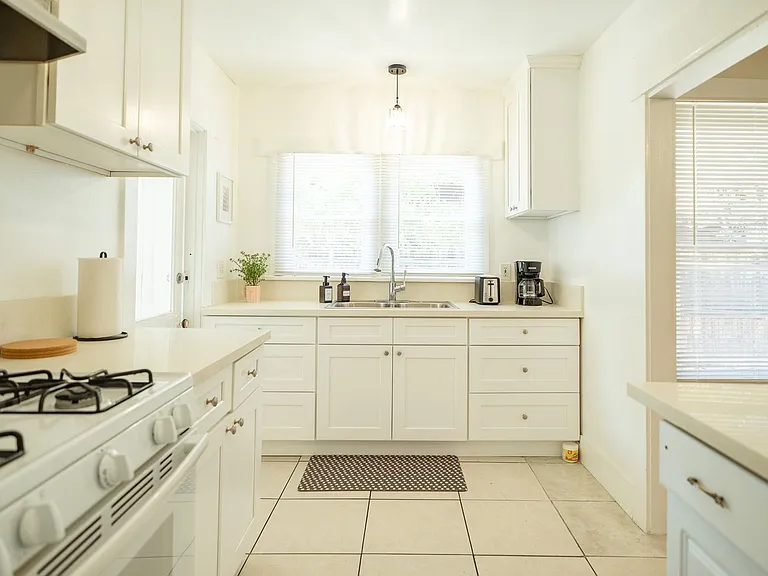 45 N Meridith Ave — Photo 5