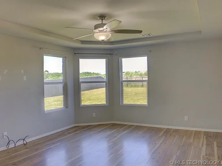 7012 S Elder Ave — Photo 30