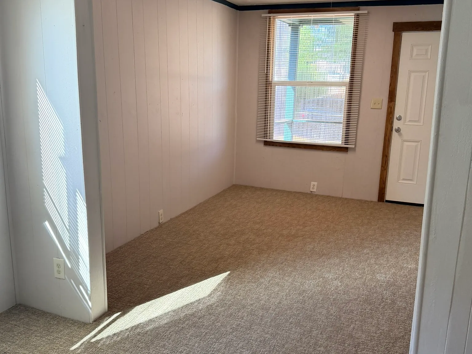3 bed, 750 sqft, $1,995 — Photo 4