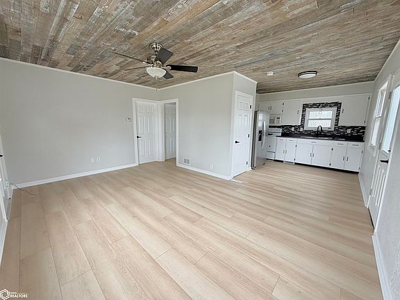 4th image of 305 Cottage Grove Ave