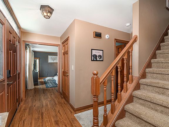 2nd image of 19 Wellington Dr