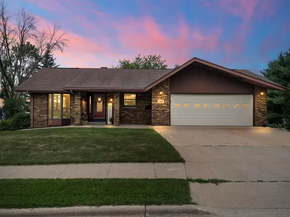 166 Droessler Dr, Dickeyville, WI 53808