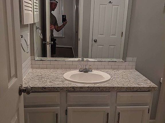 4th image of 122 W Victoria Ct APT C
