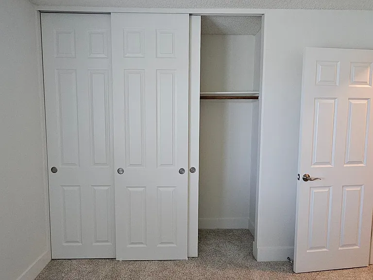 1406 Oak Knoll Rd — Photo 23