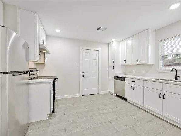 6731 London St, Houston, TX 77021