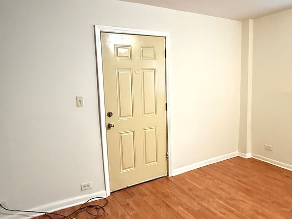 4th image of 2632 S Wallace St APT 1F