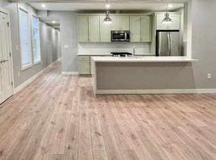 415 E 7th St #1, Boston, MA 02127