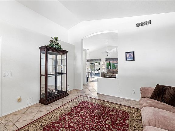 2nd image of 1046 E Jasper Dr