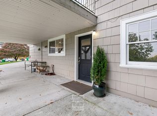 6300 SE Yamhill St #B, Portland, OR 97215