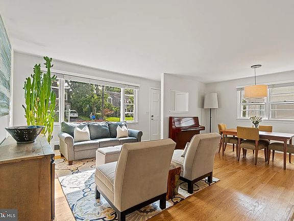 3rd image of 9407 Singleton Dr