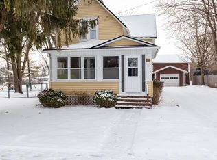 610 E Larrabee St, Omro, WI 54963