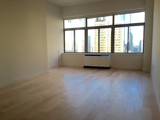 Rented by Bouklis Group | media 67