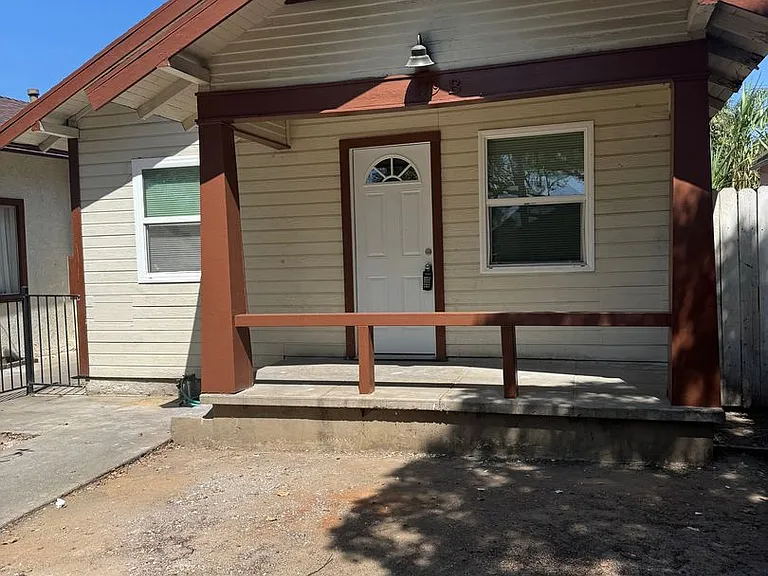 819 S Cypress Ave — Photo 22