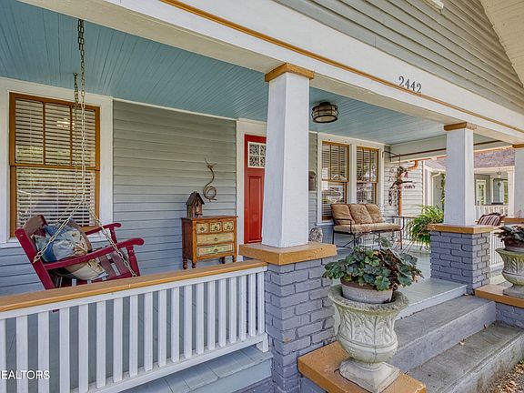 2nd image of 2442 Woodbine Ave
