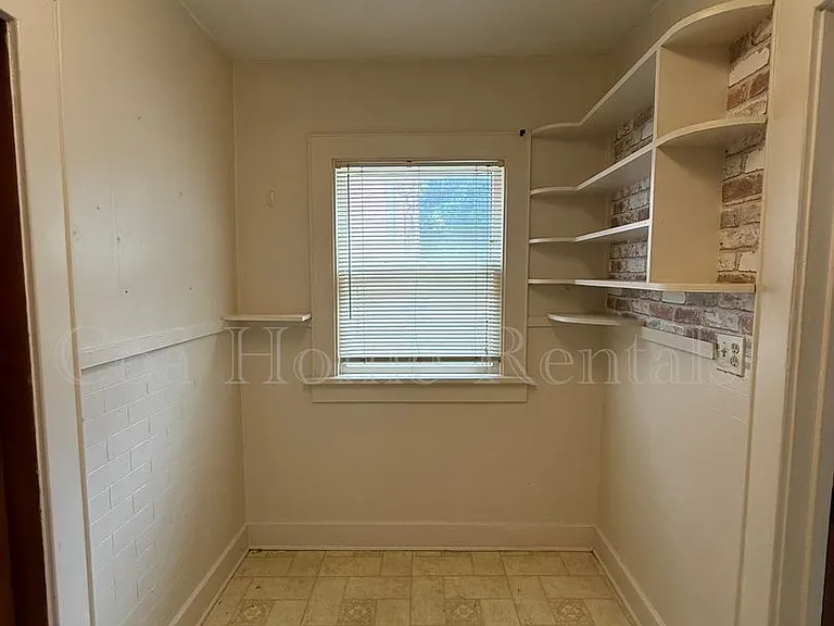 Oakland 3227 — Photo 10