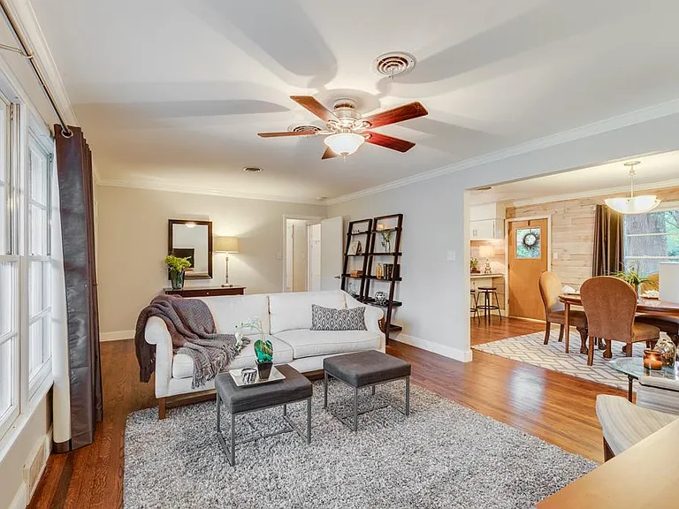 2515 Sherwood St — Photo 4