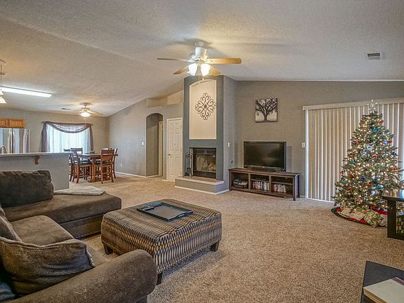 5th image of 6616 Country Hills Ct NW