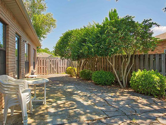 5th image of 4161 Longwood Cir