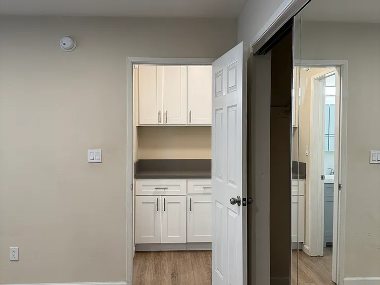 3910 Beethoven St #6 — Photo 14