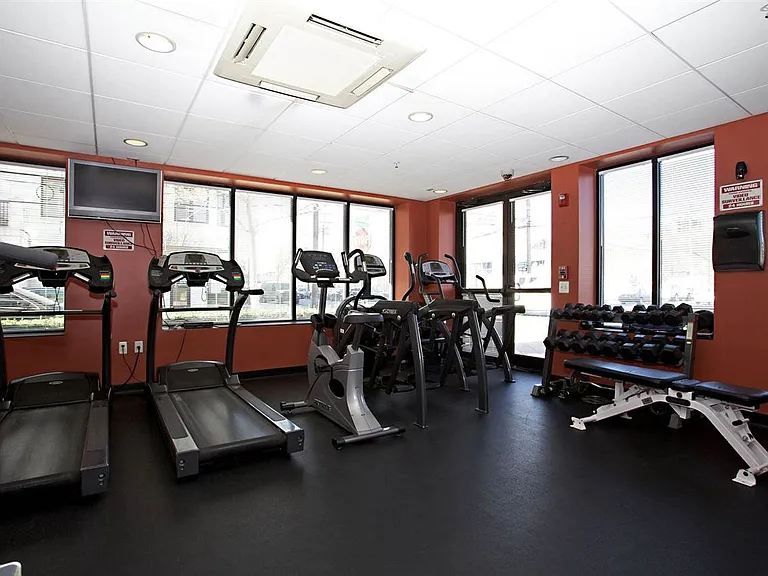 1300 Grand St #201 — Photo 19