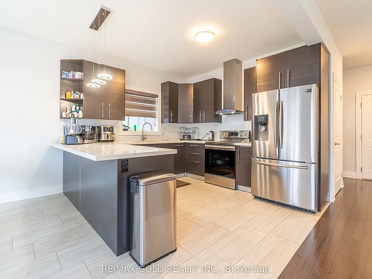2591 Sheffield Blvd — Photo 12