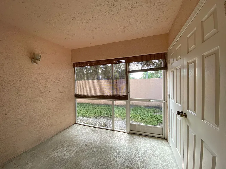 26741 Little John Ct #14 — Photo 19