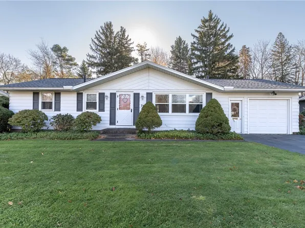 75 Fawn Hill Rd, Rochester, NY 14612