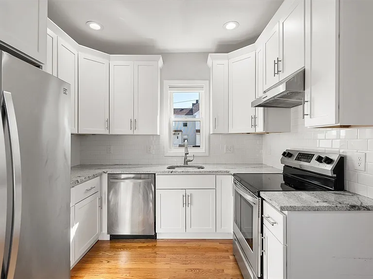 334 E Squantum St — Photo 17