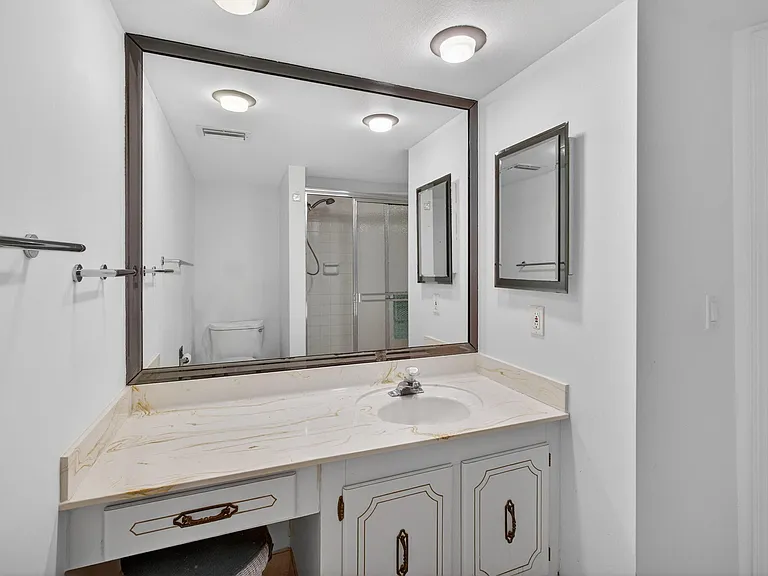 2800 N Ocean Dr #B24D — Photo 32