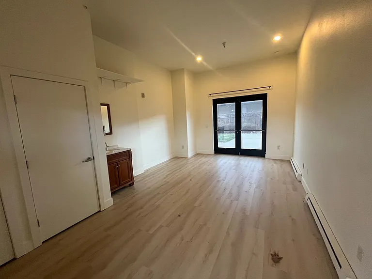 4645 Broadway St #B3 — Photo 27