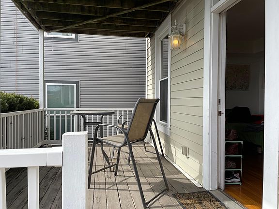 5th image of 452 Klotter Ave #1