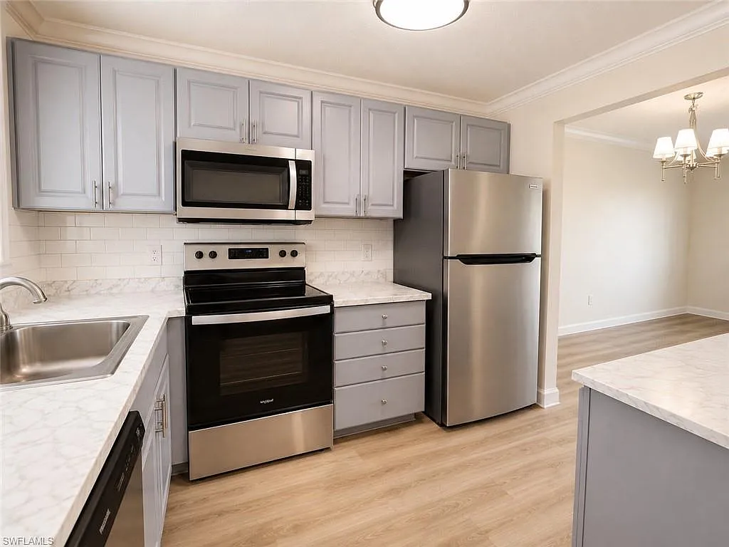 2 bed, 2.0 bath, 842 sqft, $1,780 — Photo 2