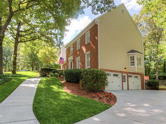 2nd image of 305 Woodchuck Ct