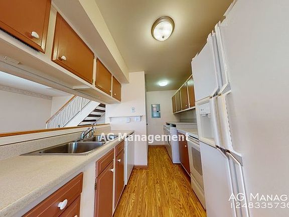 2nd image of 2943 Rockford Ct #52C