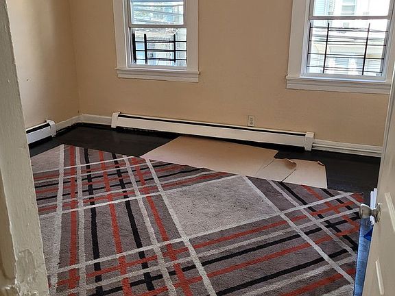 2nd image of 90 Cutler St Floor 2
