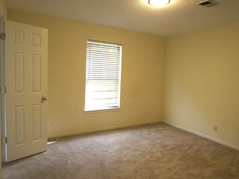 15146 Glenwood Ave #15146 — Photo 13