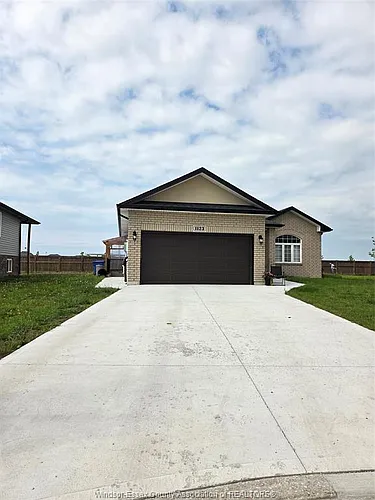 1123 Aspen Ridge Cres #LOWER Photo 1