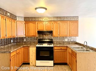 1204 1/2 S 12th St, Pekin, IL