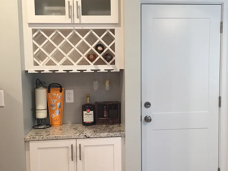 300 Maverick St #1 — Photo 4