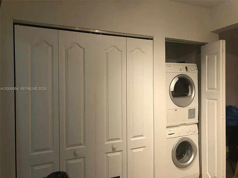 911 Meridian Ave #105 — Photo 18