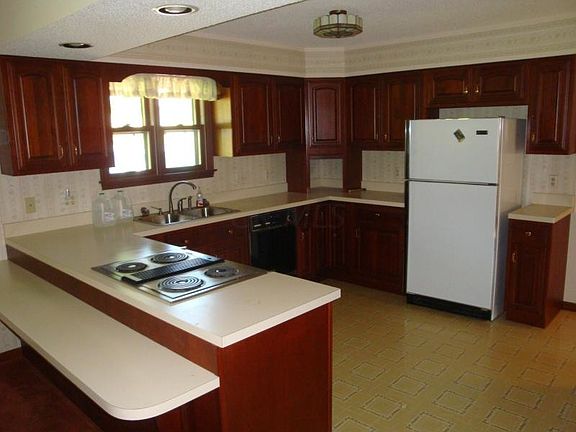 3rd image of 49 Kenbrook Ave