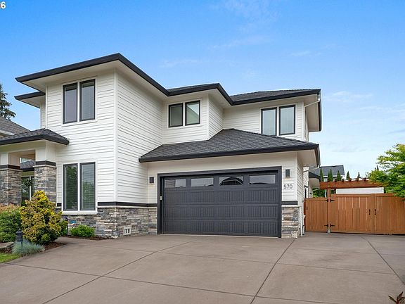 2nd image of 570 NW 11th Ave