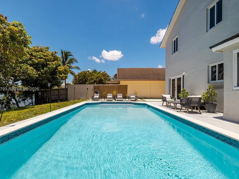 9650 SW 9th Ct — Photo 11