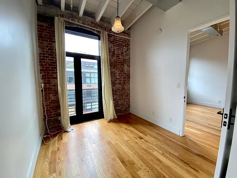 103 N 10th St #5F — Photo 11