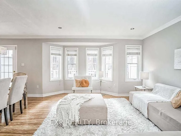 945 Sprague Pl — Photo 7