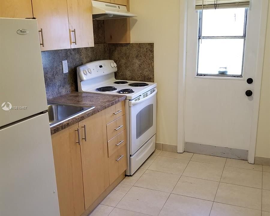 2nd image of 6 NW 7th Ave #2