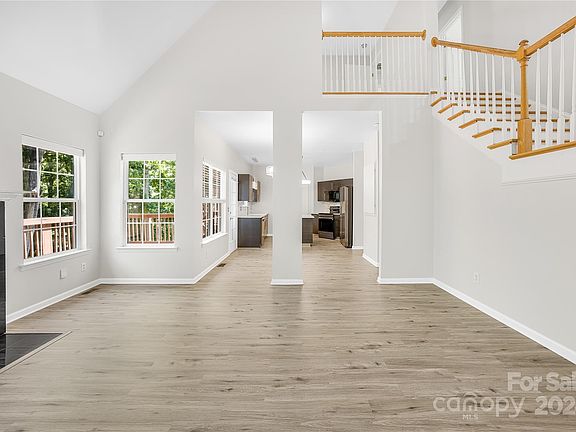 4th image of 6102 Tuskan Dr