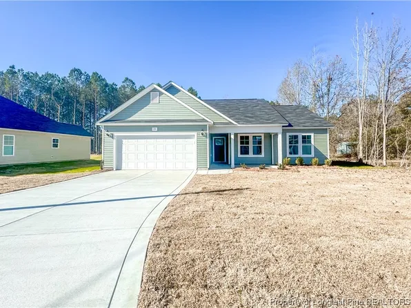 72 Magnolia St, Parkton, NC 28371