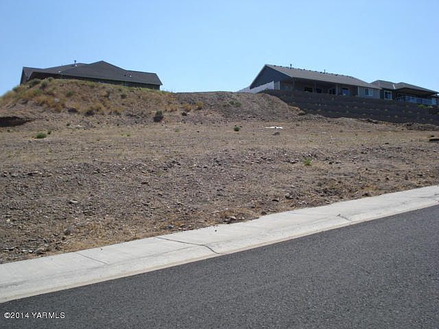 1st image of 1004 Heritage Hills Ln Lot 4